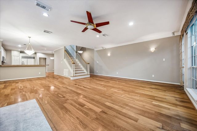 4443 Castle Court Place, Houston, TX 77006