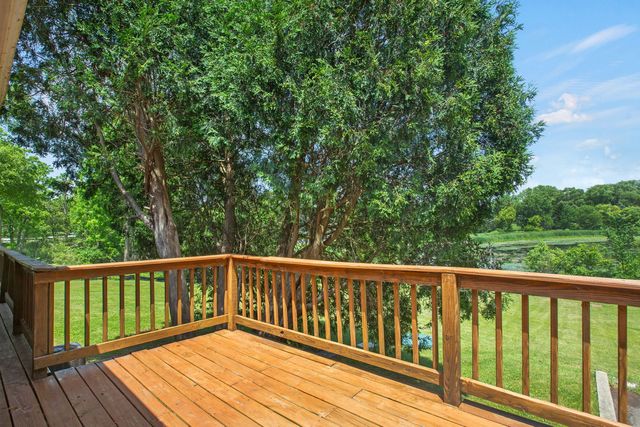 26456 W Laurel Avenue, Wauconda, IL 60084