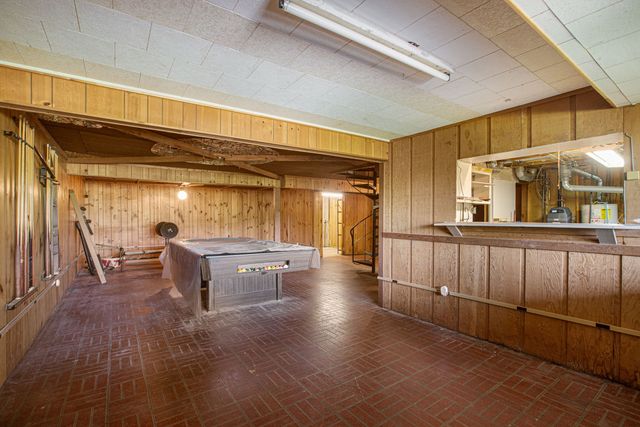 26456 W Laurel Avenue, Wauconda, IL 60084