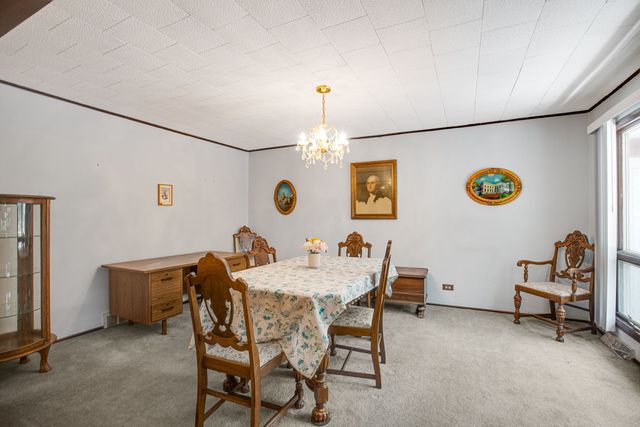 26456 W Laurel Avenue, Wauconda, IL 60084
