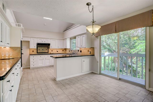 3027 Bayou Drive, La Porte, TX 77571