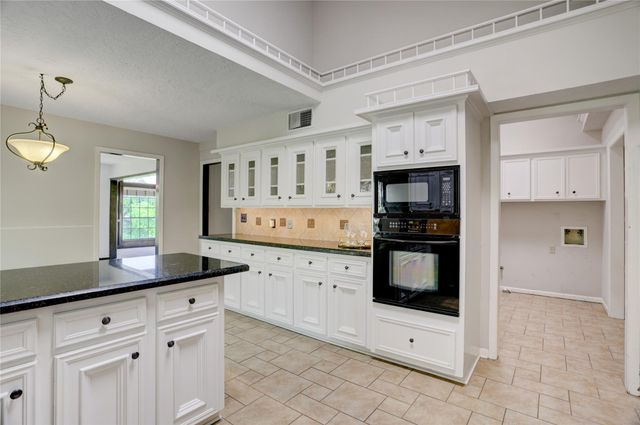 3027 Bayou Drive, La Porte, TX 77571