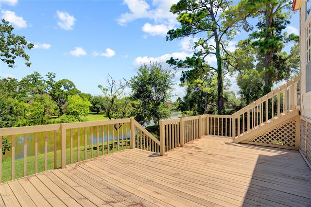 3027 Bayou Drive, La Porte, TX 77571