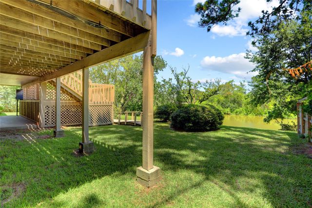 3027 Bayou Drive, La Porte, TX 77571