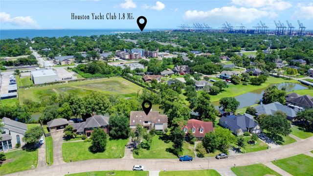 3027 Bayou Drive, La Porte, TX 77571