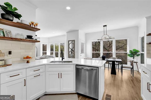 2433 IDLEWOOD Way, Snellville, GA 30078