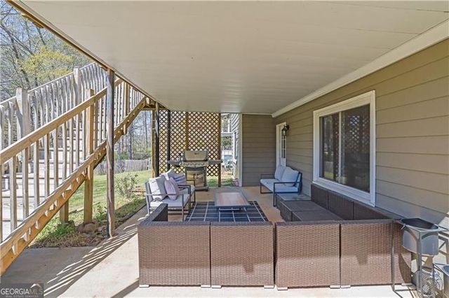 2433 IDLEWOOD Way, Snellville, GA 30078