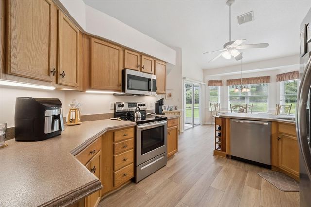 5000 SAWGRASS LAKE CIRCLE, Leesburg, FL 34748