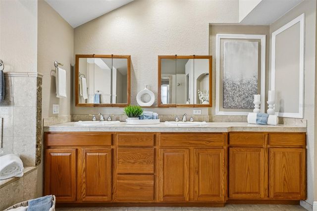 8315 TERRACEWOOD CIRCLE, Tampa, FL 33615