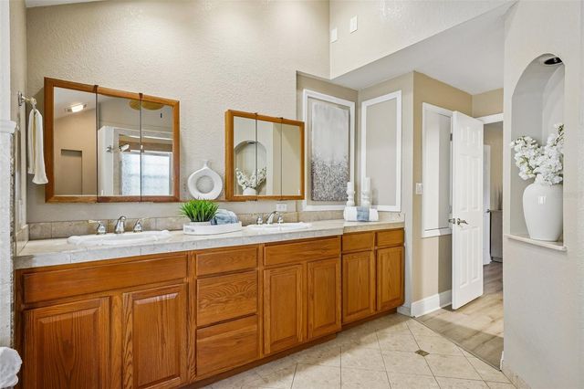 8315 TERRACEWOOD CIRCLE, Tampa, FL 33615