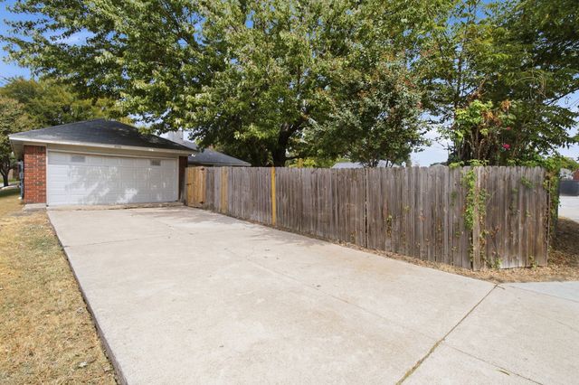 2222 Cortland Circle, Rowlett, TX 75088