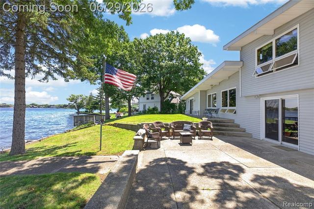 91 Crescent Avenue, Lake Orion, MI 48362
