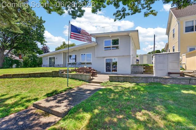 91 Crescent Avenue, Lake Orion, MI 48362