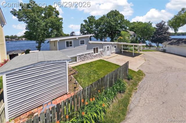 91 Crescent Avenue, Lake Orion, MI 48362