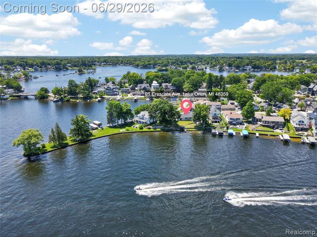 91 Crescent Avenue, Lake Orion, MI 48362