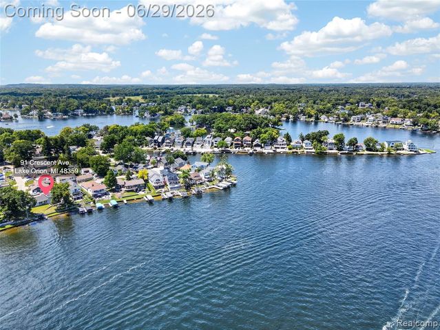 91 Crescent Avenue, Lake Orion, MI 48362