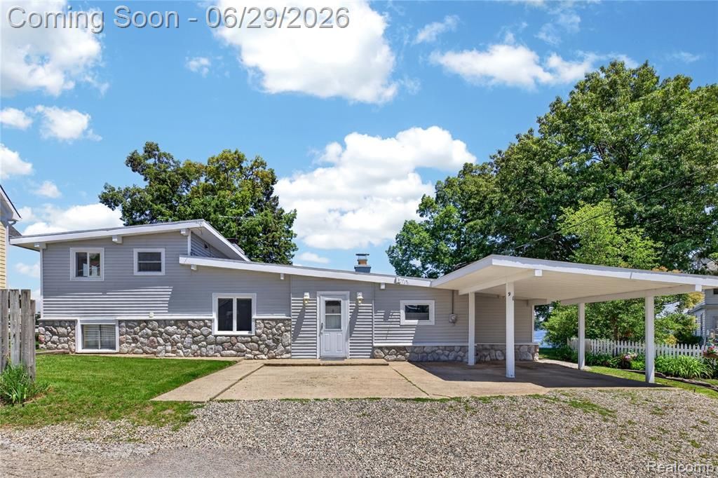 91 Crescent Avenue, Lake Orion, MI 48362