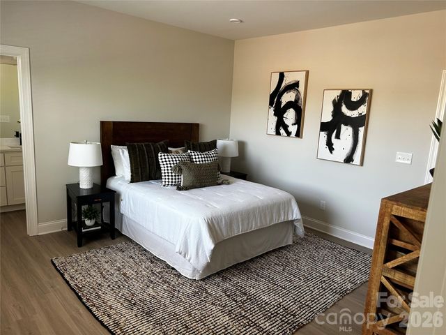 7813 Benning Street, Charlotte, NC 28216