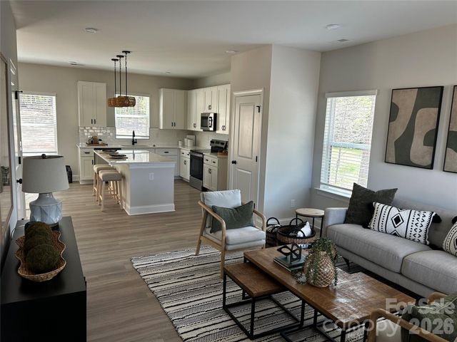 7813 Benning Street, Charlotte, NC 28216