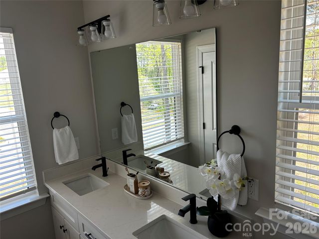 7813 Benning Street, Charlotte, NC 28216