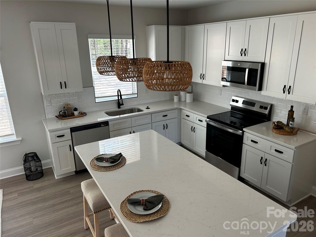 7813 Benning Street, Charlotte, NC 28216