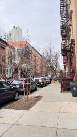 263 W 113 Street, New York (manhattan), NY 10026