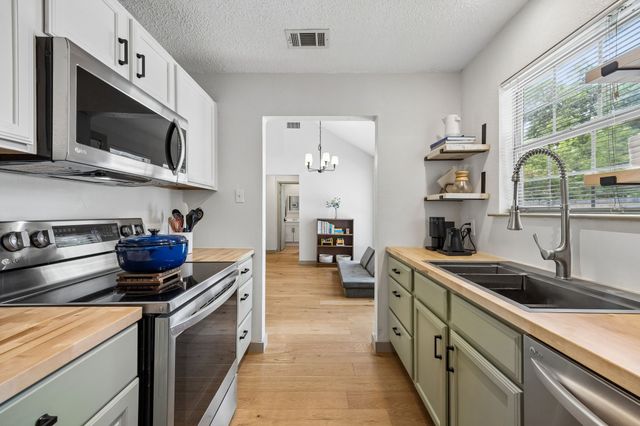 5631 Victor Street, Dallas, TX 75214