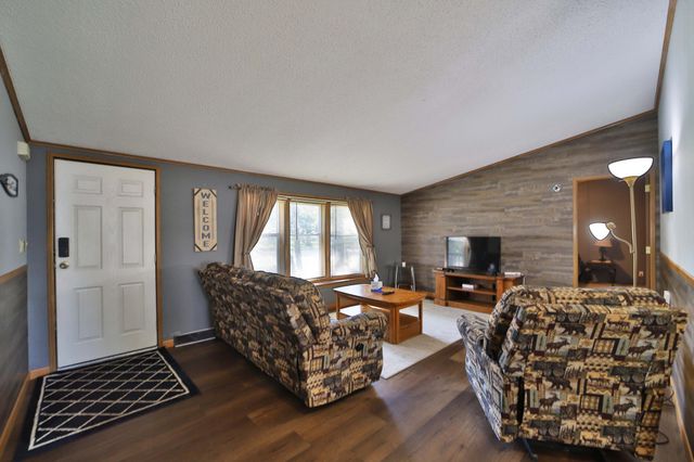 801 E Lake Street, Osakis, MN 56360