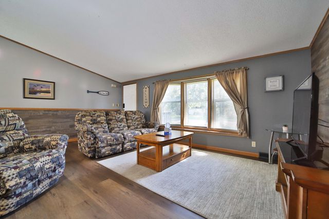 801 E Lake Street, Osakis, MN 56360