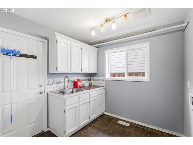 3521 Nw DAHLIA Dr, Camas, WA 98607