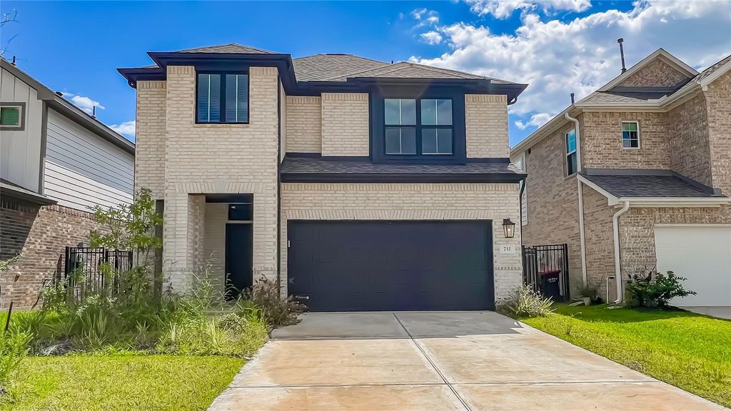 732 Lake Lacosta Drive, Katy, TX 77493
