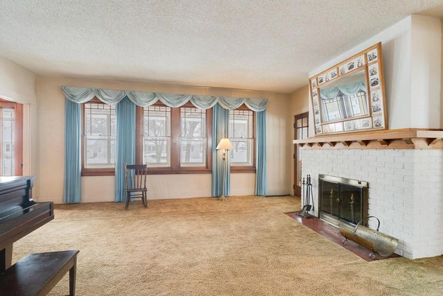 2405 State STREET, La Crosse, WI 54601