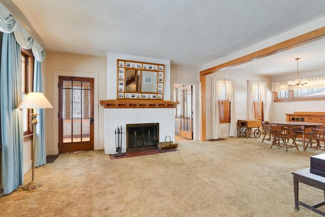 2405 State STREET, La Crosse, WI 54601