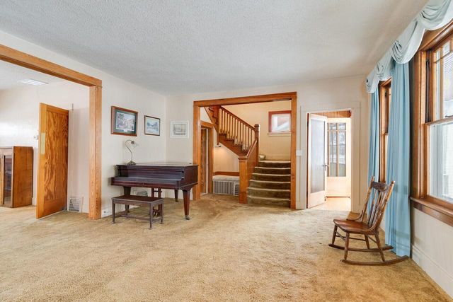 2405 State STREET, La Crosse, WI 54601