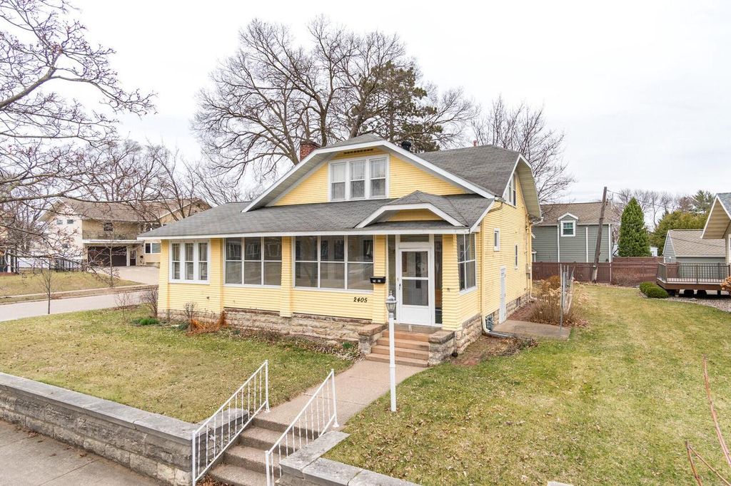 2405 State STREET, La Crosse, WI 54601