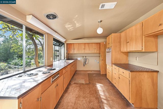 817 Slater Ave, Pleasant Hill, CA 94523