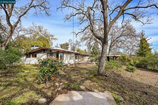 817 Slater Ave, Pleasant Hill, CA 94523