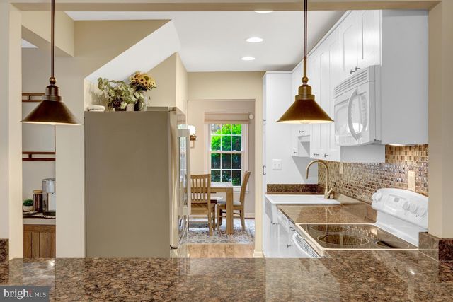 2312 HORSEFERRY CT, Reston, VA 20191