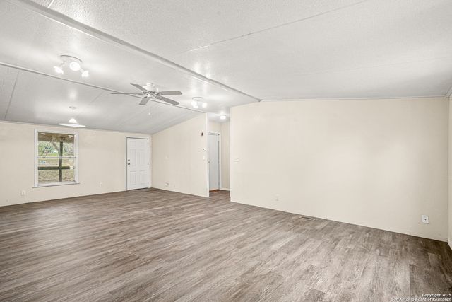 844 County Road 4511, Hondo, TX 78861