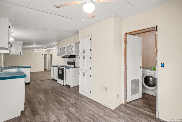 844 County Road 4511, Hondo, TX 78861