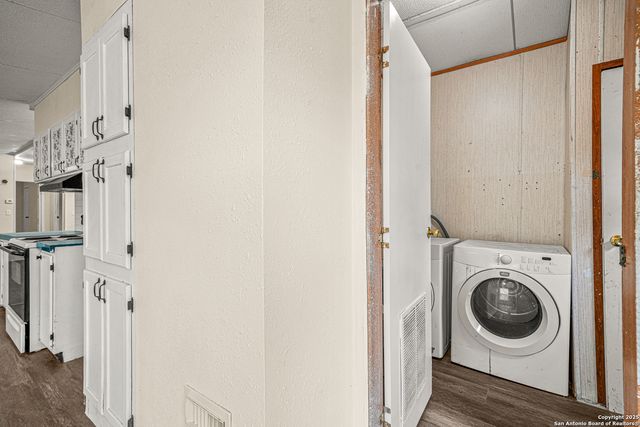 844 County Road 4511, Hondo, TX 78861