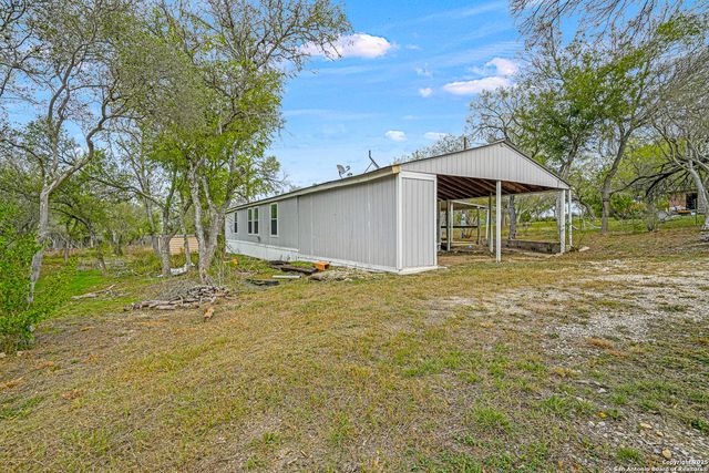 844 County Road 4511, Hondo, TX 78861
