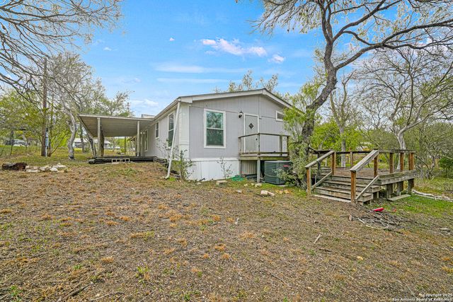 844 County Road 4511, Hondo, TX 78861