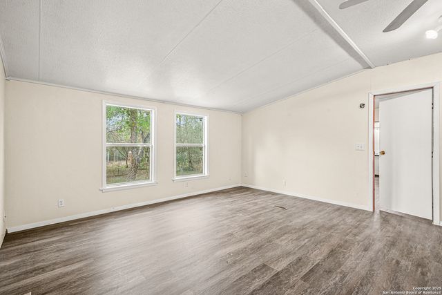 844 County Road 4511, Hondo, TX 78861