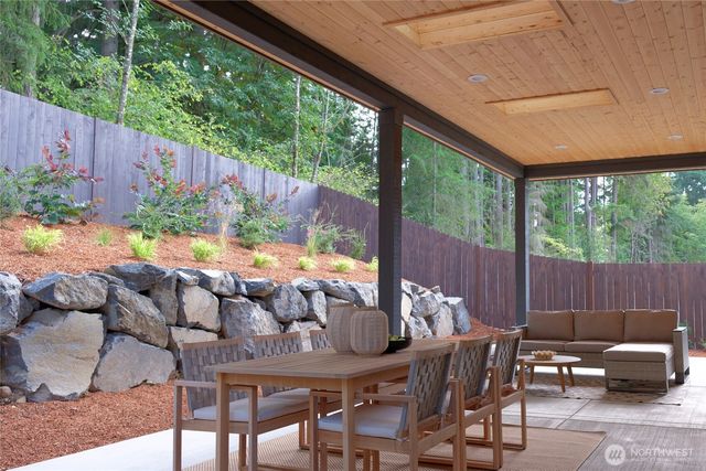 616 Chris David Drive, Steilacoom, WA 98388