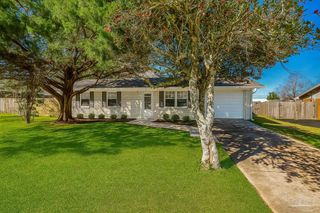 4697 Cyril Dr, Pace, FL 32571