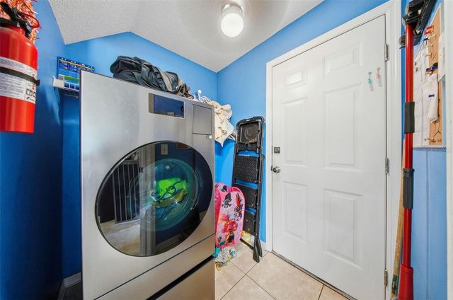 18212 BROOKPARK DRIVE, Tampa, FL 33647