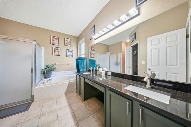 18212 BROOKPARK DRIVE, Tampa, FL 33647