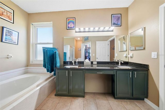 18212 BROOKPARK DRIVE, Tampa, FL 33647