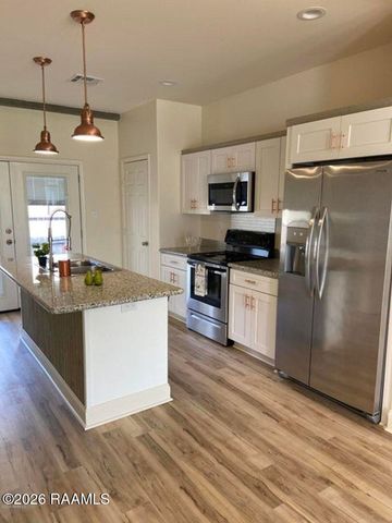 108 Appleoak Avenue B, Lafayette, LA 70506